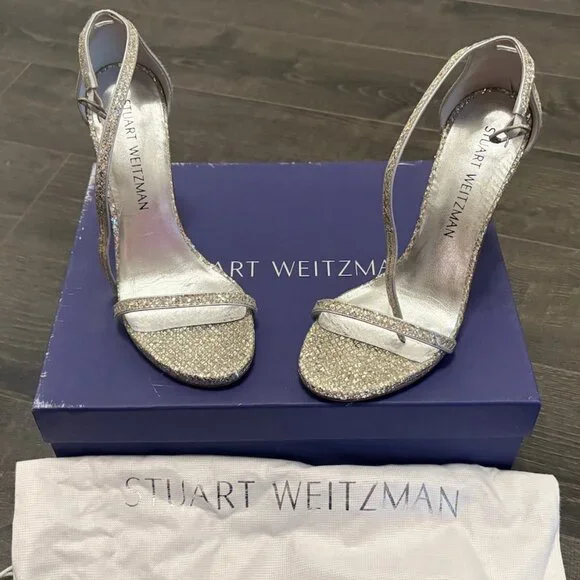 Stuart Weitzman - Picture 1 of 3